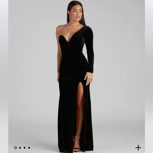 Black Velvet One Shoulder Gown